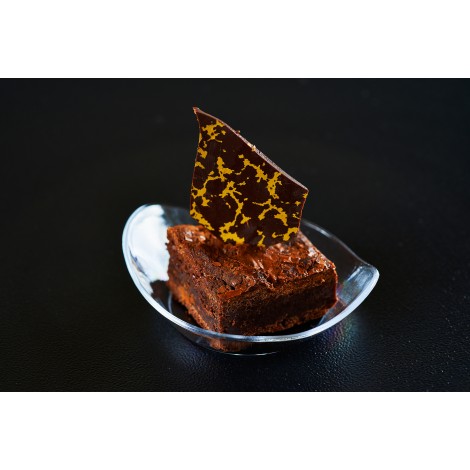 Čokoládové brownies zdobené belgickou čokoládou 